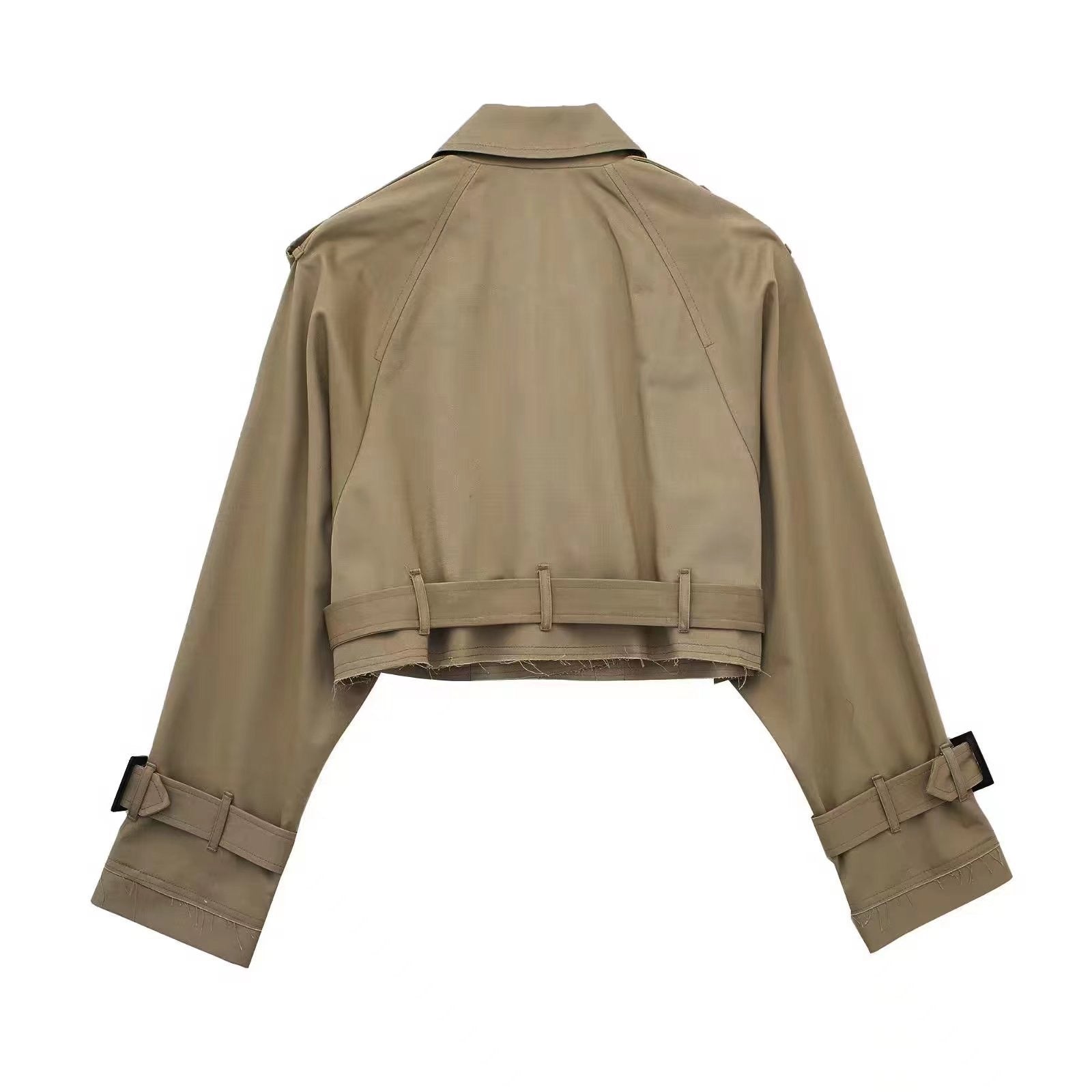 Trench-coat court