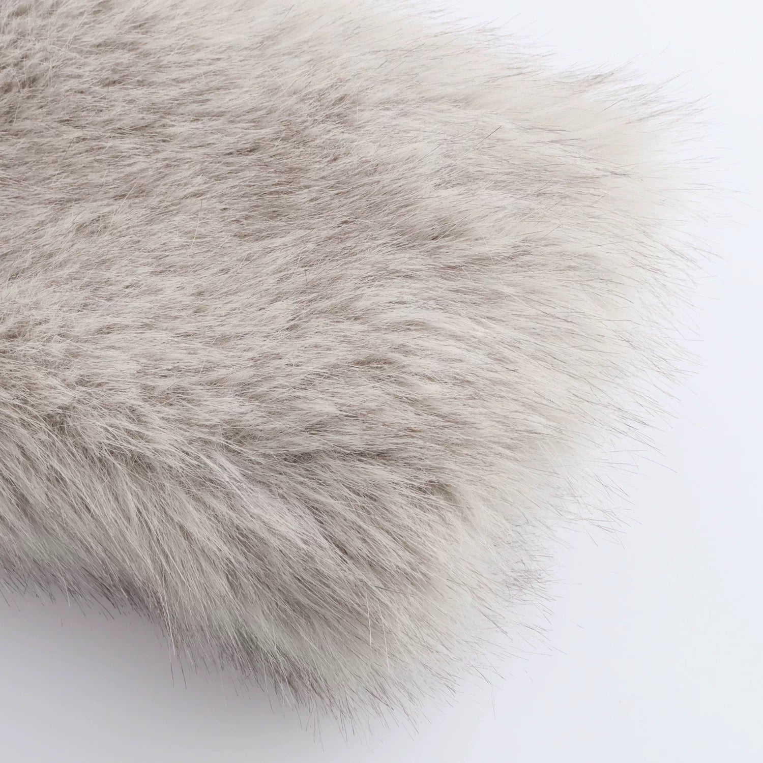 Veste en fourrure virale
