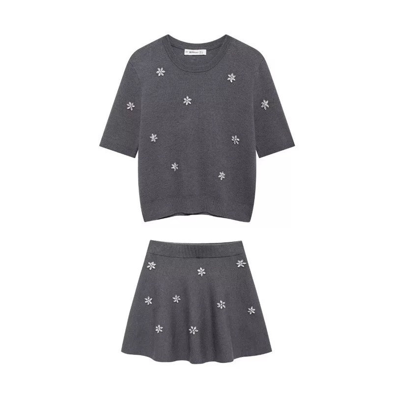 Ensemble deux pièces gris à fleurs