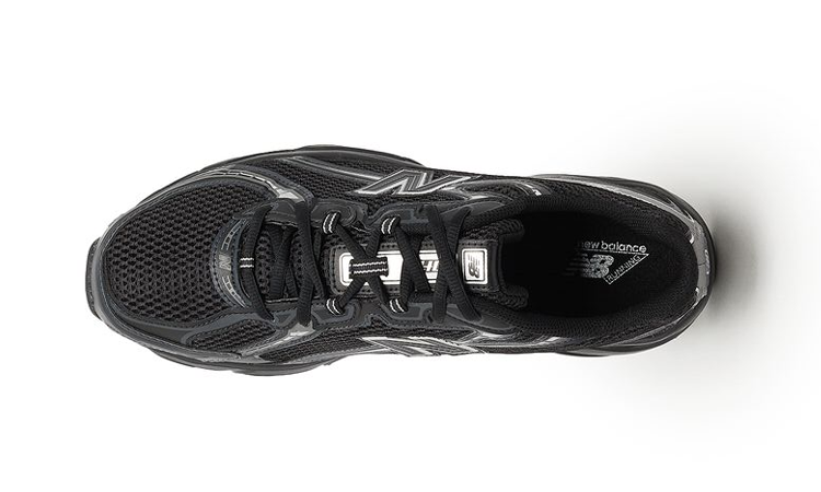 New Balance 740 Black